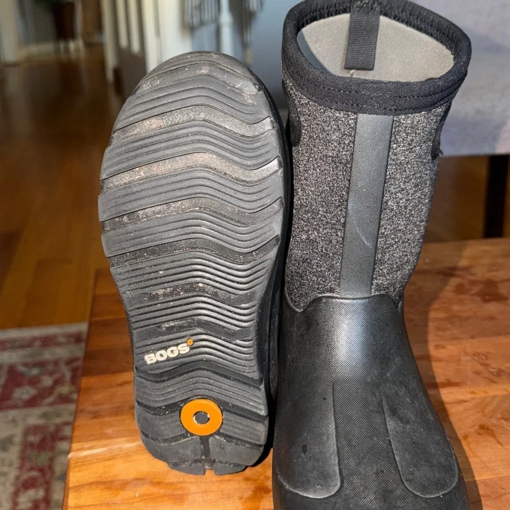 Bogs Kids Black Boots youths 2